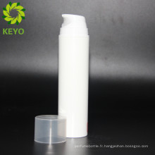 Bouteille de pompe de lotion sans air cosmétique en plastique blanche vide de 200ml avec le chapeau clair